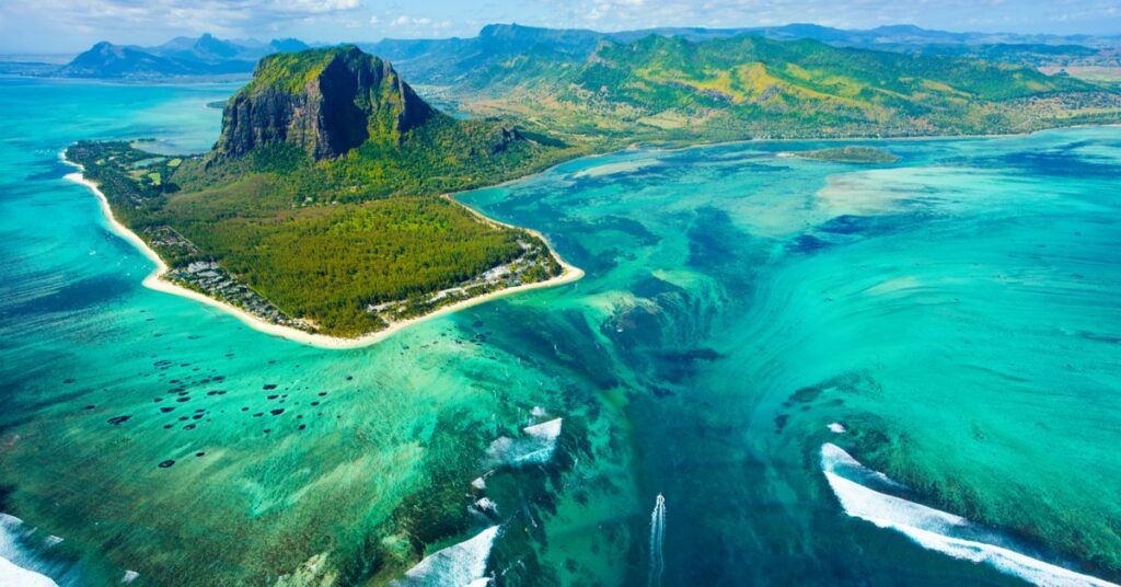 Visit the Amazing Mauritius Underwater Waterfall