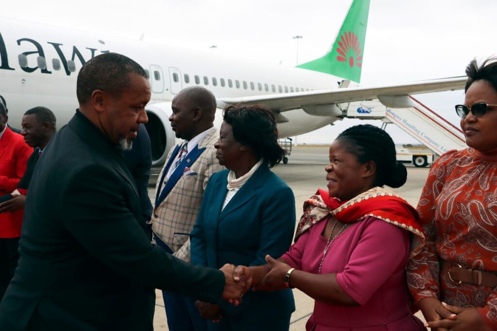 Malawi’s vice-president and 9 others killed in plane crash on way to funeral