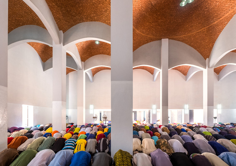 The Distinctive Mosques of Sub-Saharan Africa - Image 8 of 10