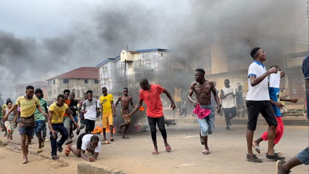 Sierra Leone: Curfew declared in capital Freetown amid violent anti-government protests