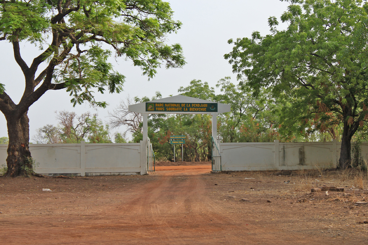 Gateway to the Pendjari National Park, in the northwest of Benin. Image by Fawaz.tairou via Wikimedia Commons (CC BY-SA 3.0).