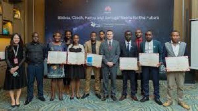 Kenya-scholars-seal-Huawei-Seeds.jpg