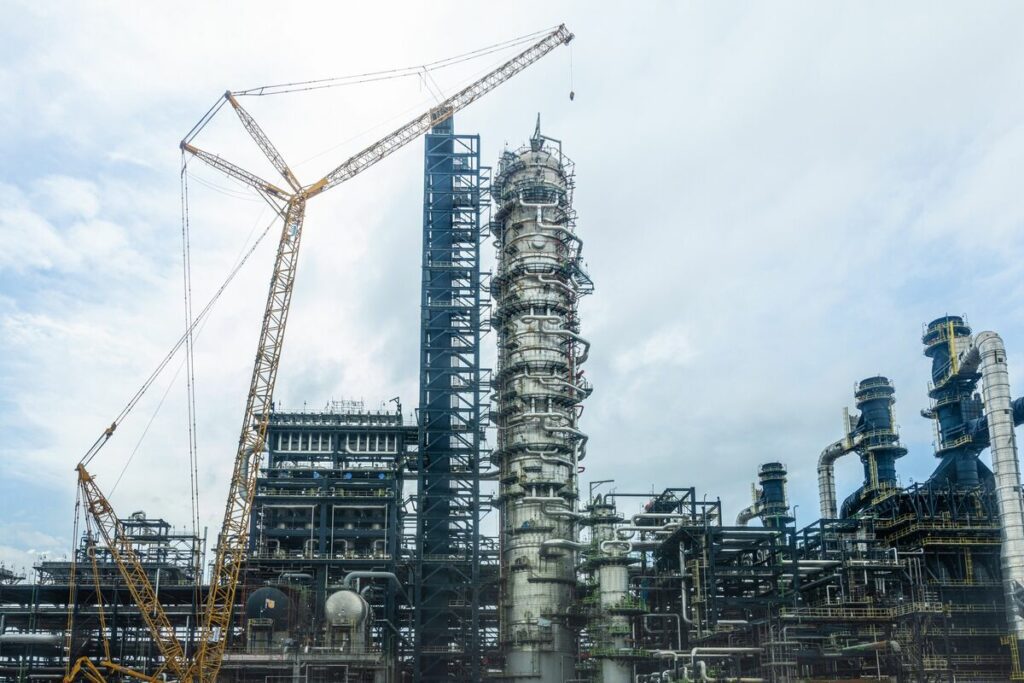 Nigeria’s Dangote Refinery Targets Output of 550,000 Barrels a Day