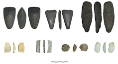 Diagram showing various pieces of stone, some shaped like spear tips.