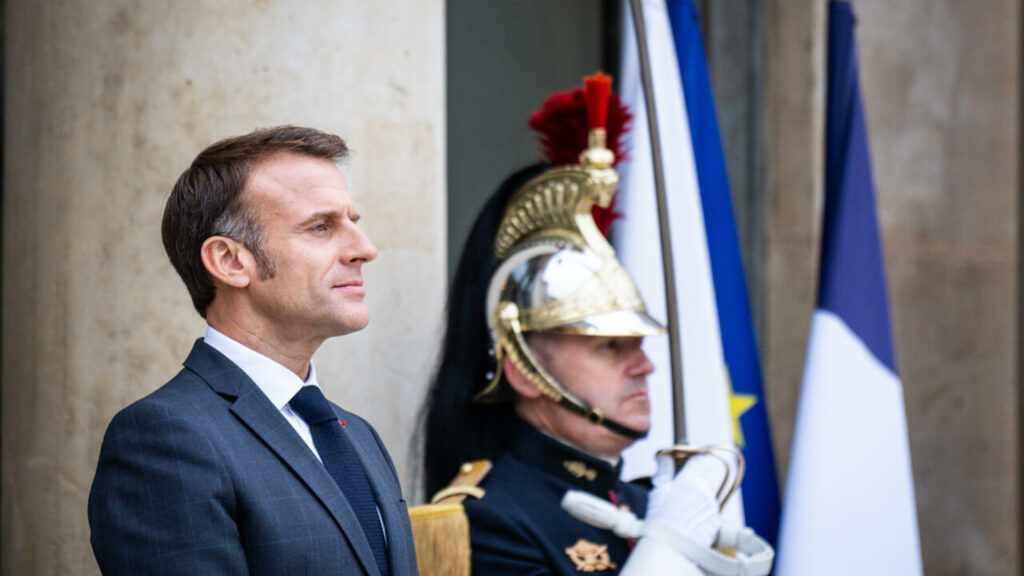 Macron hosts Francophone leaders in bid to boost French influence